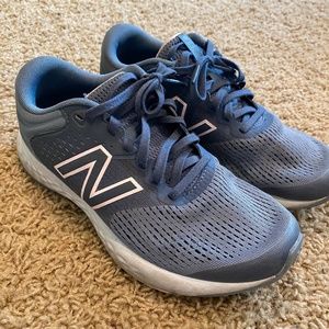 new balance lightly used tennis shoes